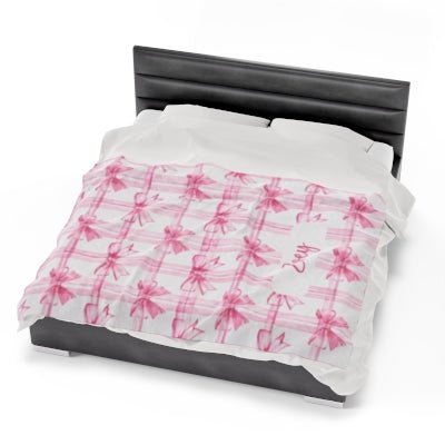 Custom Coquette Style Blanket with Bow Print and Cursive Name - Candicouturedesigns