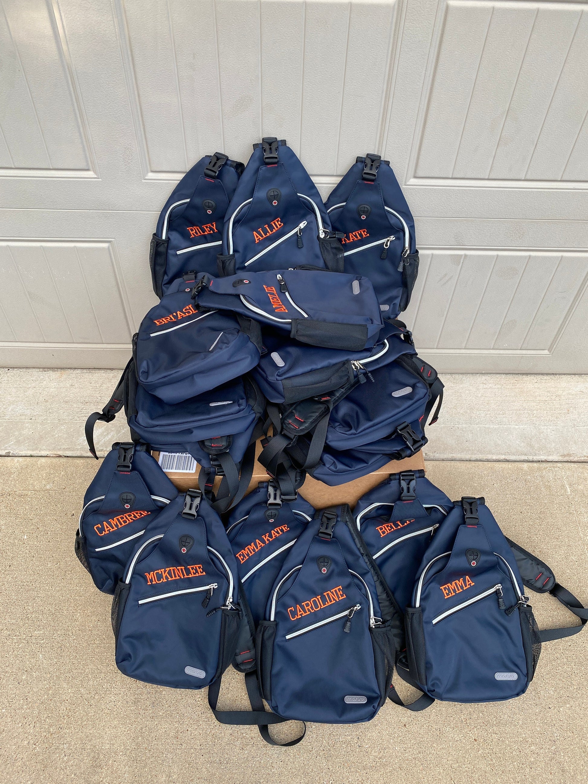 Personalized Cheerleading Team Sling Backpack, Waterproof Polyester Crossbody Bag, Chest Backpack for Men, Dance Team Shoulder Bag for Women