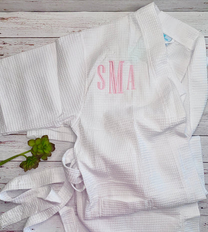 Customized Monogrammed Waffle Robe for Bride, Luxurious Spa Robe with Monogram, Embroidered waffle robe with monogram, Monogrammed bathrobe